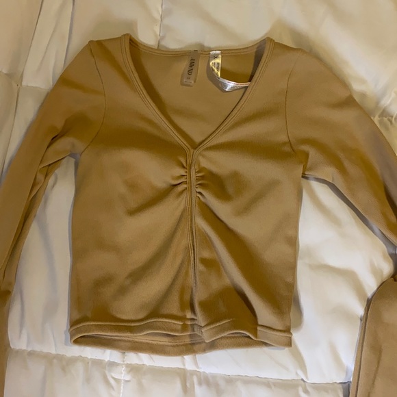 Tan comfy long sleeve - Picture 2 of 3